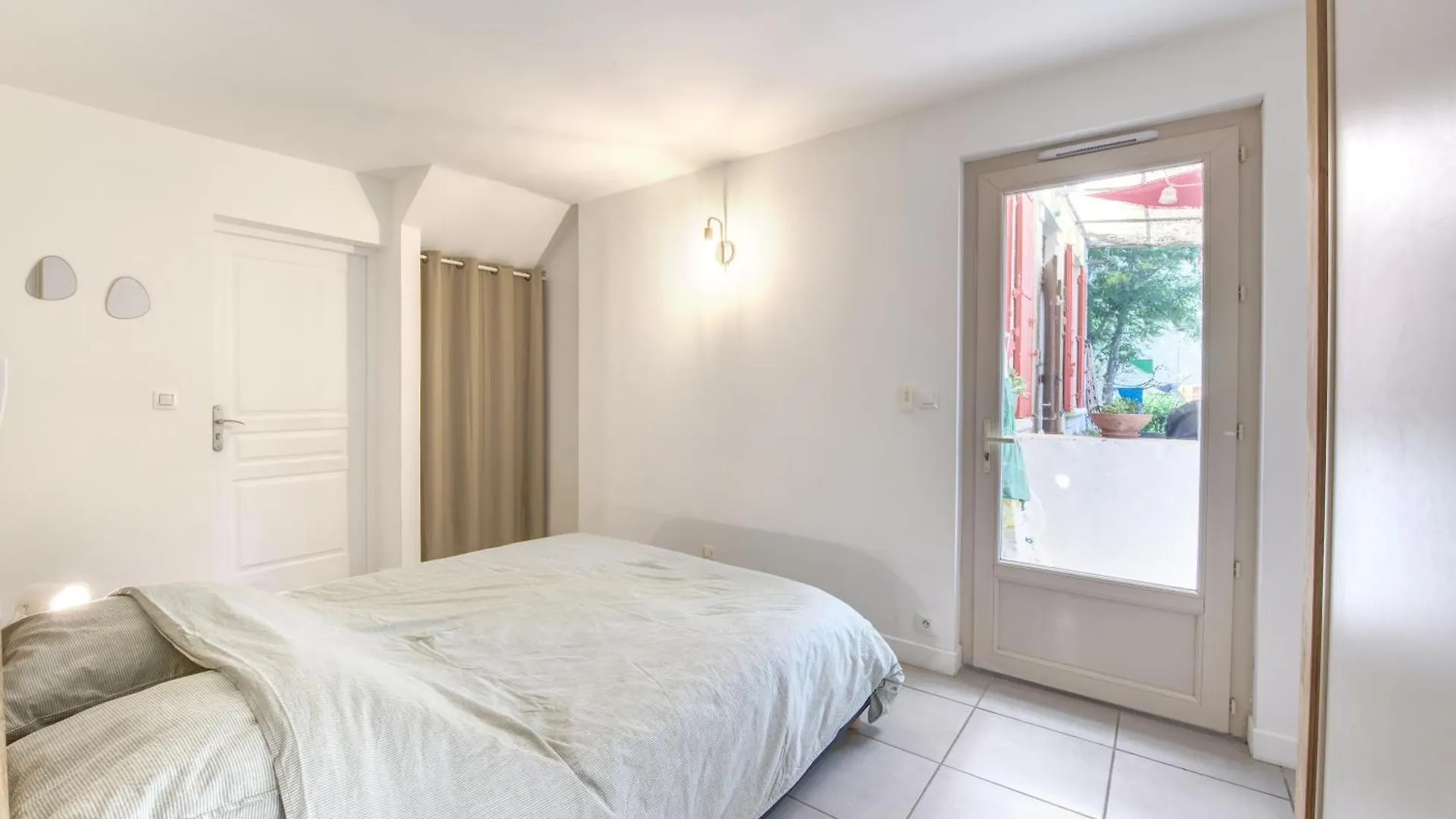 Le Cocon - Terrasse & Bbq - Centre Historique Gare Et Arenes A Proximite - Emplacement Ideal آرْلْ فرنسا
