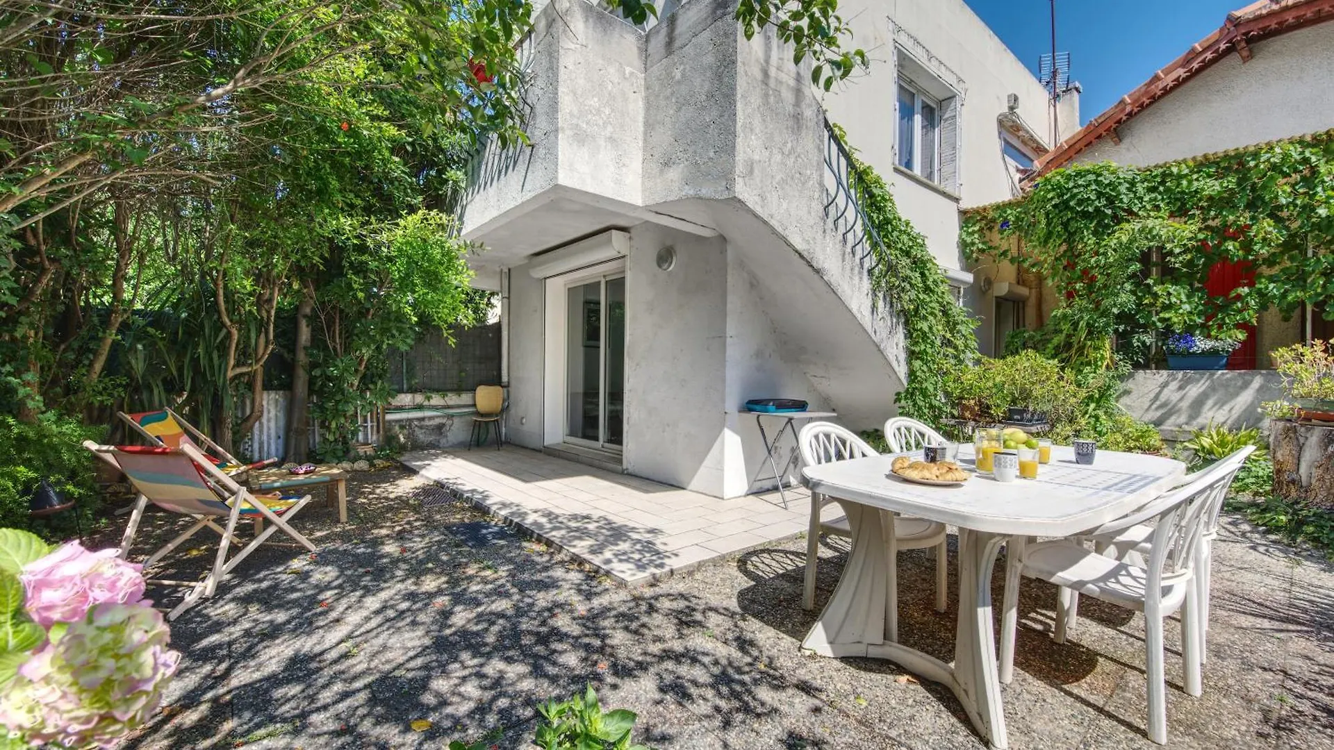 Le Cocon - Terrasse & Bbq - Centre Historique Gare Et Arenes A Proximite - Emplacement Ideal آرْلْ 0*,  فرنسا